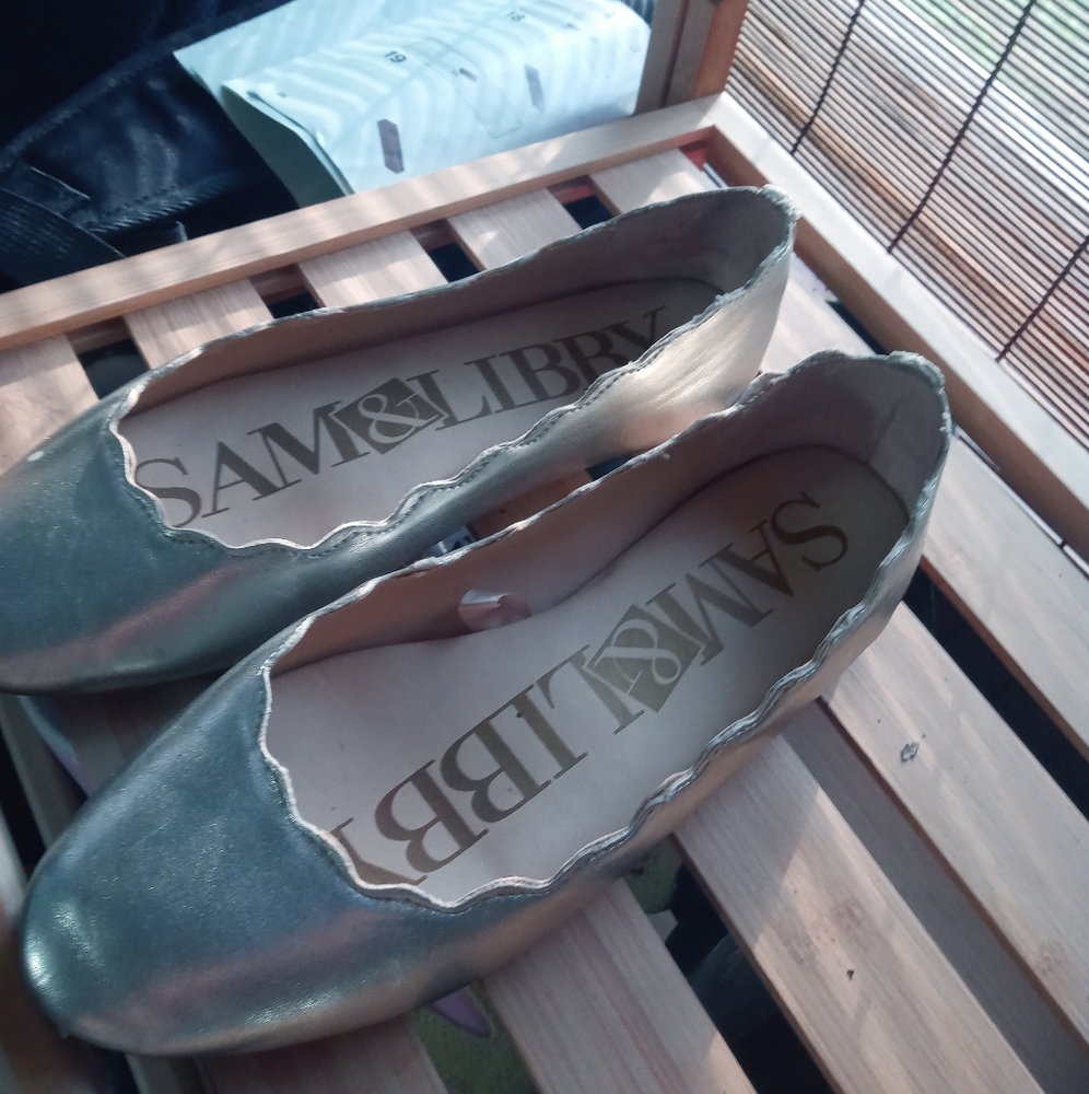 Shoes - Picture 2 of 3